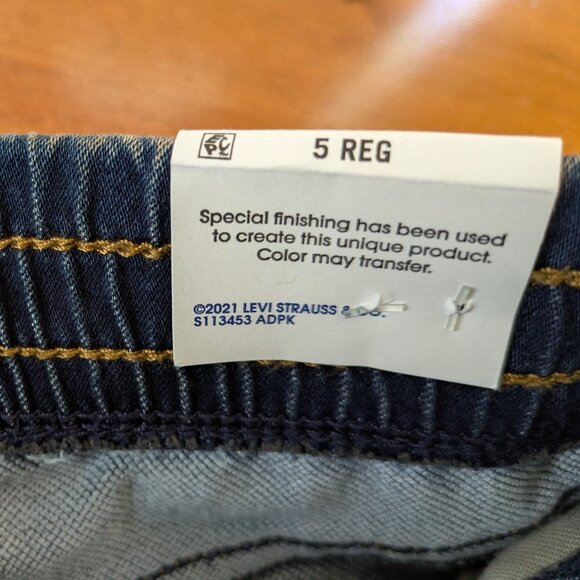 Levi's Jeans (5T) NWT - Picture 2 of 4